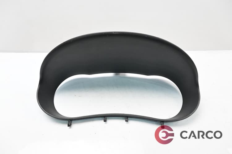 Конзола около километраж 8200407749 за RENAULT EURO CLIO III Facelift (BR0/1, CR0/1) 1.2 Ethanol (2005)