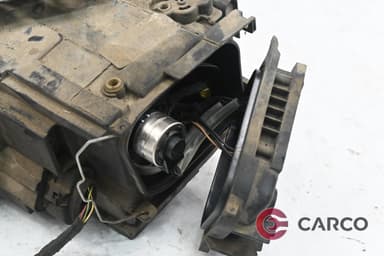 Фар десен за VW PASSAT седан B6 (3C2) 2.0 TDI (2005 - 2010)