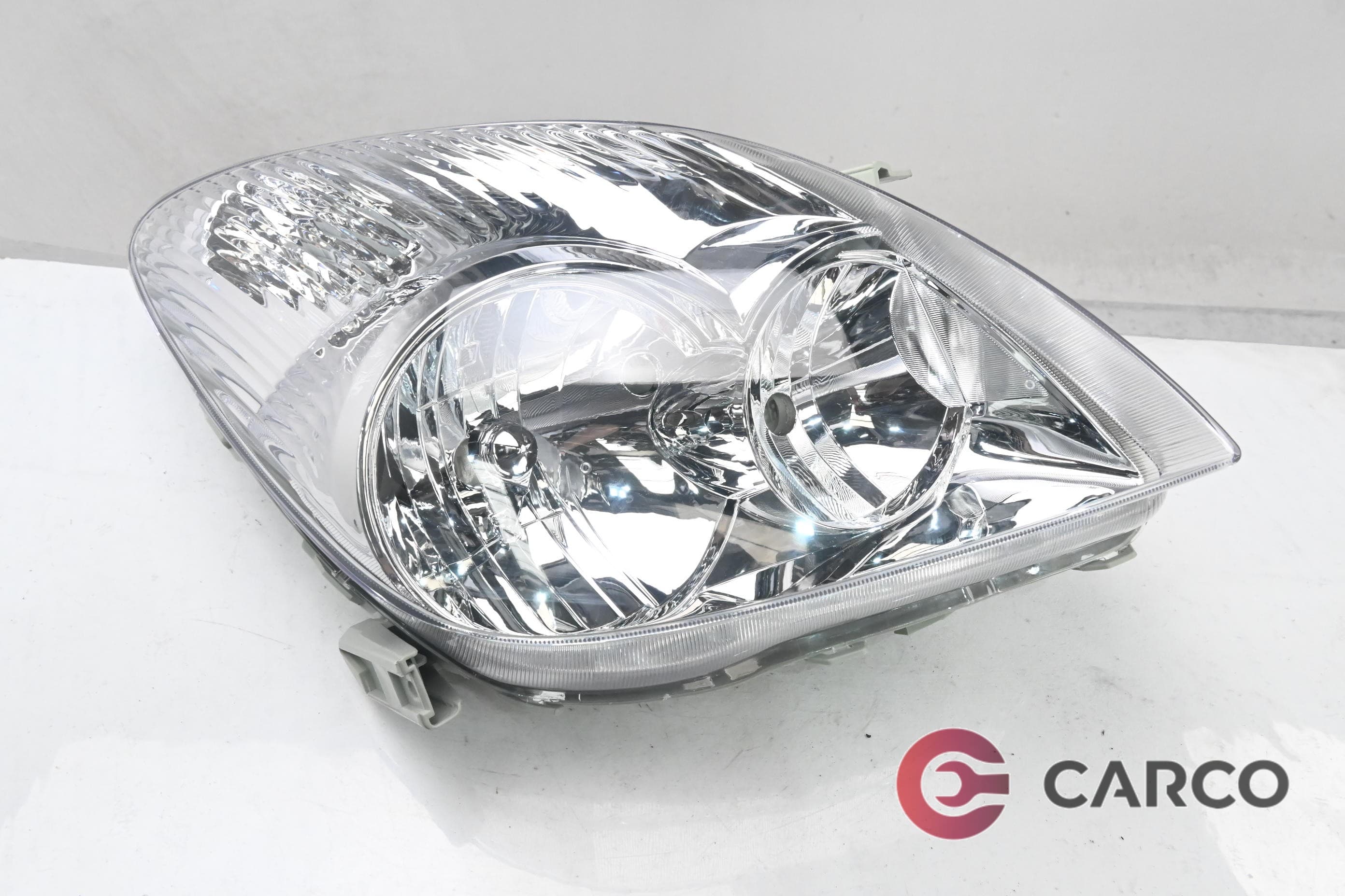 Фар десен за TOYOTA COROLLA Verso (ZDE12_, CDE12_) 2.0 D-4D (2001 - 2004)