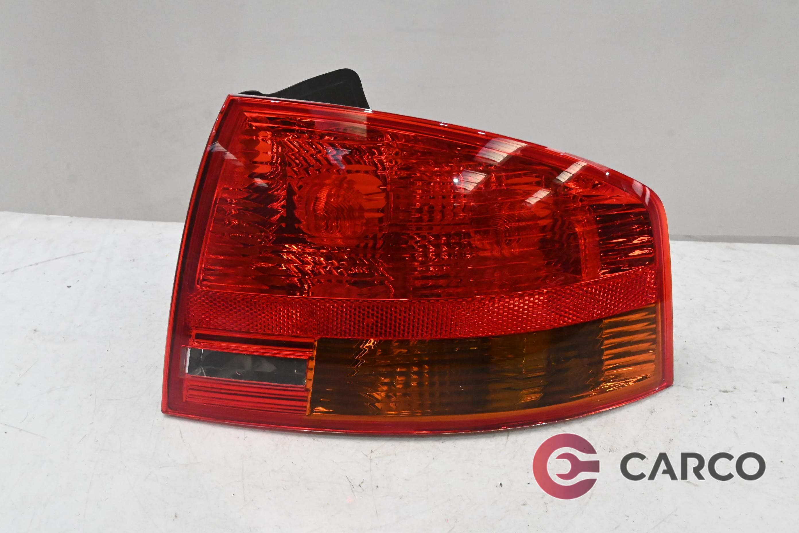 Стоп външен десен за AUDI A4 седан (8EC, B7) 2.5 TDI (2004 - 2008)