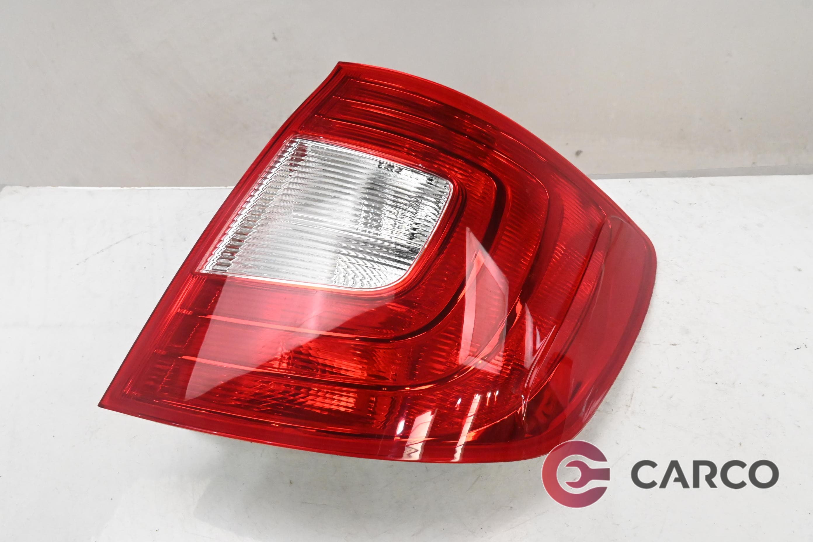 Стоп десен за SKODA SUPERB комби (3T5) 2.0 TDI 16V 4x4 (2009 - 2015)