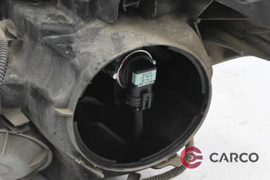 Фар десен за TOYOTA AVENSIS комби (ZRT27, ADT27) 2.0 D-4D (2009)