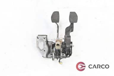 Педали съединител и спирачка за PEUGEOT 208 Facelift 1.2 (2012)