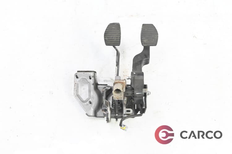 Педали съединител и спирачка за PEUGEOT 208 Facelift 1.2 (2012)