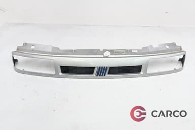 Декоративна решетка с емблема за FIAT ULYSSE (220) 2.0 JTD (1994 - 2002)
