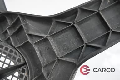 Декоративна решетка с емблема A2038890090 за MERCEDES-BENZ C-CLASS Coupe Sport (CL203) C 220 CDI (203.706) (2000 - 2007)