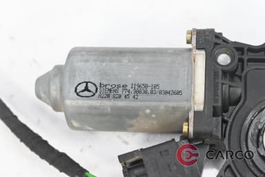 Машинка ел стъкло предна дясна A2208204542 за MERCEDES-BENZ C-CLASS седан (W203) C 180 (203.035) (2000 - 2007)