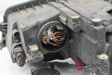 Фар десен 0301233202 за VW TOURAN FACELIFT (1T1, 1T2) 1.9 TDI (2003 - 2010)