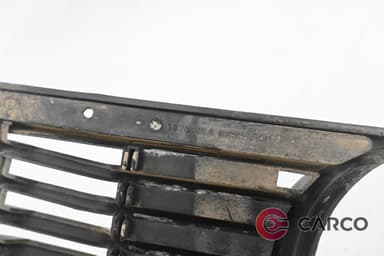 Декоративна решетка около фар лява за BMW 3 седан (E30) 318 i (1982 - 1992)
