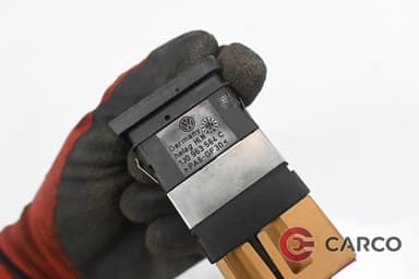 Копче подгрев седалка 1J0963564C за VW GOLF Mk IV (1J1) 2.3 V5 (1997 - 2005)