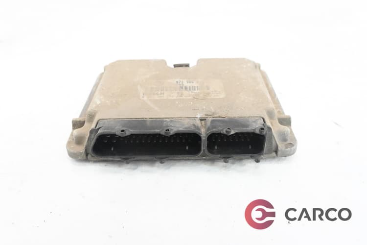 Компютър двигател 071906018 за VW GOLF Mk IV (1J1) 2.3 V5 (1997 - 2005)