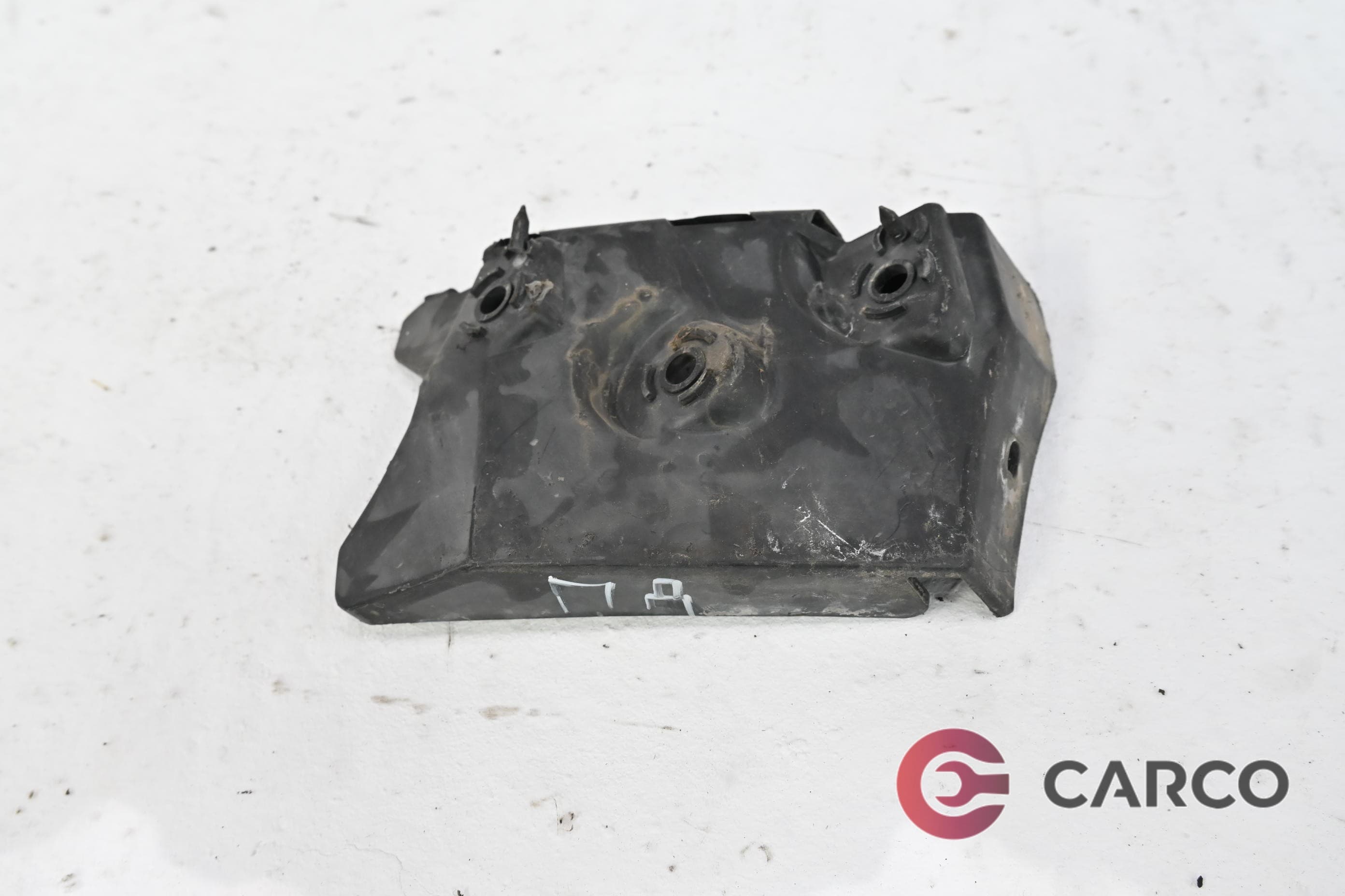 Държач предна броня десен 5P0807184A за SEAT ALTEA XL (5P5, 5P8) 1.6 LPG (2006)