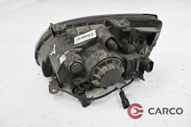 Фар десен за KIA CARENS II FACELIFT (RS-LX) 2.0 CRDI (2002)