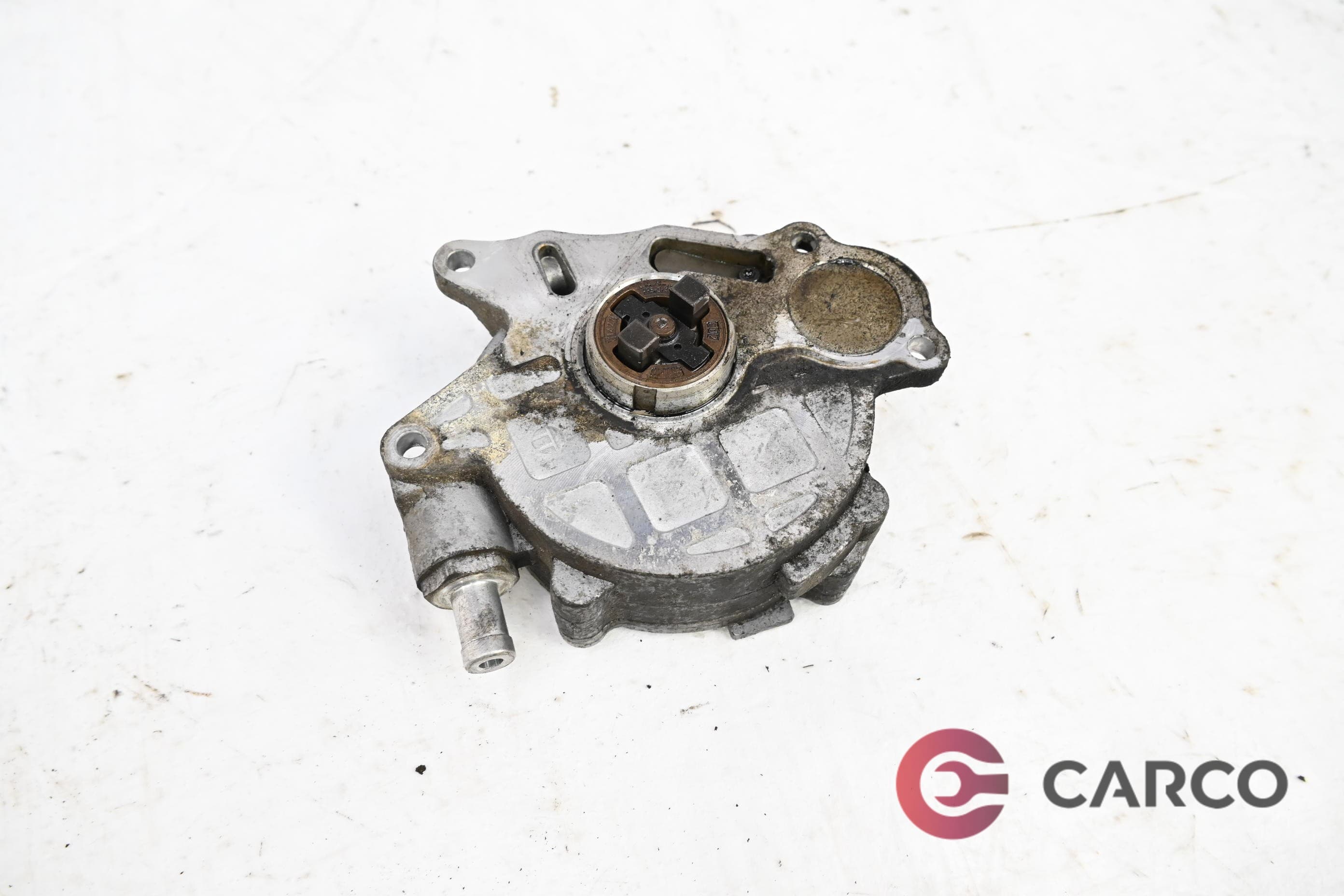 Вакуум помпа 03L 145 100 за AUDI A6 (4G2, C7, 4GC) 2.0 TDI (2010)