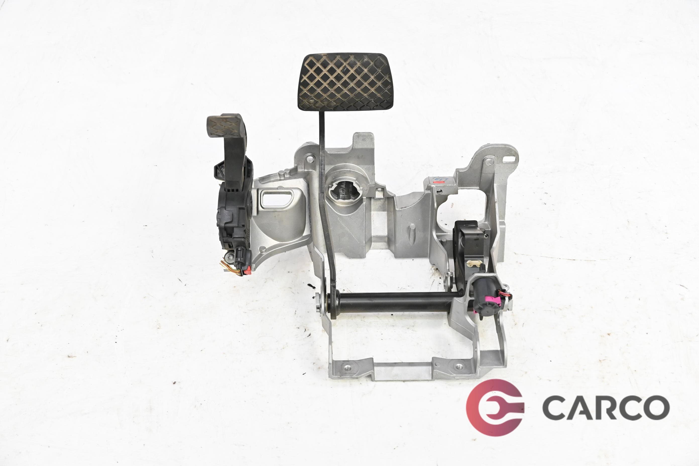 Педал спирачка десен волан 8K2 723 140A за AUDI A6 (4G2, C7, 4GC) 2.0 TDI (2010)