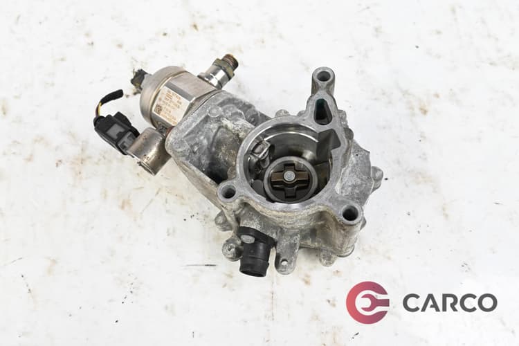 Вакуум помпа с горивна помпа 06L 127 A06 за VW GOLF VII (5G1, BE1) 1.8 TSI (2012)