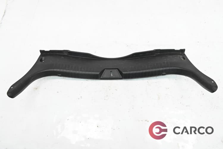 Лайсна около заключалка заден капак GHK1-6889X за MAZDA 6 седан First Facelift (GJ1, GL) 2.2 D (2012)