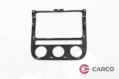Лайсна централна конзола 1K0 858 071 E за VW GOLF V (1K1) 1.6 FSI (2003 - 2009)