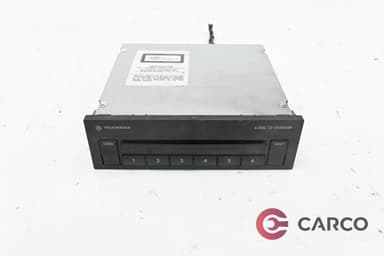 CD чейнджър 1K0 035 110 за VW GOLF V (1K1) 1.6 FSI (2003 - 2009)