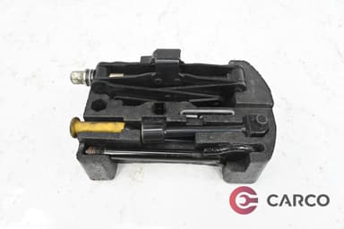 Крик, ключ и кука за теглене комплект за RENAULT MEGANE II (BM0/1_, CM0/1_) 1.5 dCi (BM0F, CM0F) (2002 - 2011)