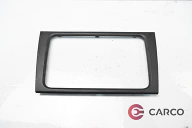 Лайсна около радио 5K0 858 063 F за VW GOLF VI Variant (AJ5) 1.4 TSI (2008 - 2013)