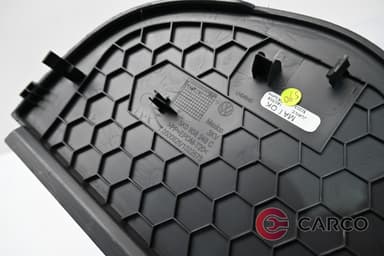 Капаци арматурно табло 2 броя комплект 5K0858247C 5K0858248C за VW GOLF VI Variant (AJ5) 1.4 TSI (2008 - 2013)