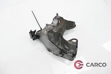 Тампон двигател десен 8E0 199 352 N за AUDI A4 седан (8EC, B7) 2.0 TDI 16V (2004 - 2008)