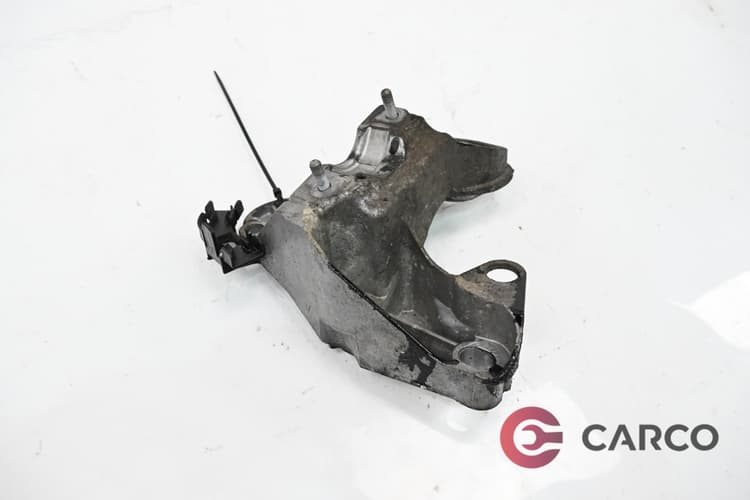 Тампон двигател десен 8E0 199 352 N за AUDI A4 седан (8EC, B7) 2.0 TDI 16V (2004 - 2008)