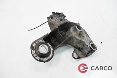 Тампон двигател десен 8E0 199 352 N за AUDI A4 седан (8EC, B7) 2.0 TDI 16V (2004 - 2008)