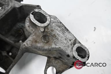 Тампон двигател десен 8E0 199 352 N за AUDI A4 седан (8EC, B7) 2.0 TDI 16V (2004 - 2008)
