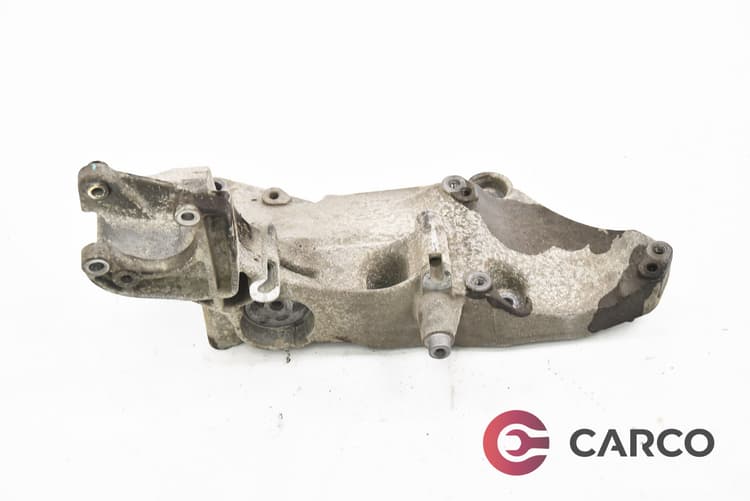 Конзола двигател 8200 115 762 за RENAULT LAGUNA II (BG0/1_) 1.8 16V (BG0B, BG0M) (2001)