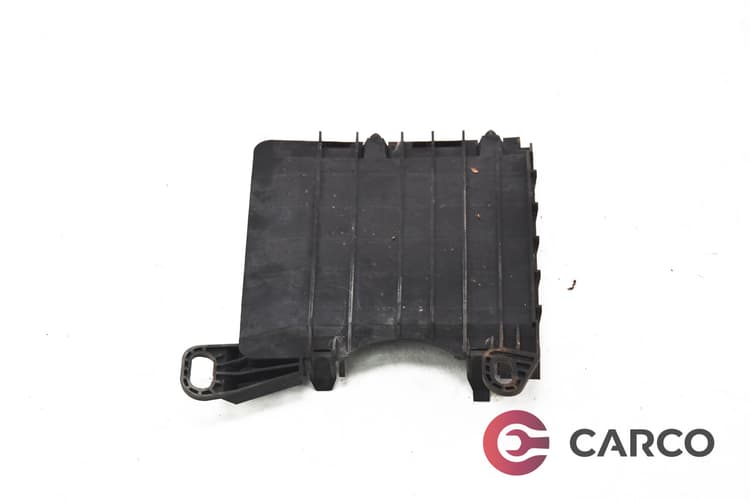 Капак 4E1 907 649 B за AUDI A8 седан (4E_) S8 quattro (2002 - 2010)