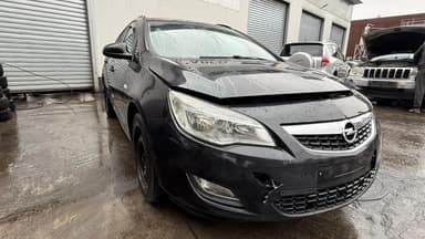 Opel Astra J 2012 / Опел Астра Джей 2012