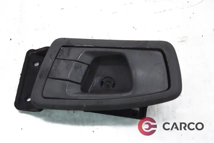 Вътрешна дръжка задна лява за KIA CARENS Mk II (FJ) 1.8 (2002)