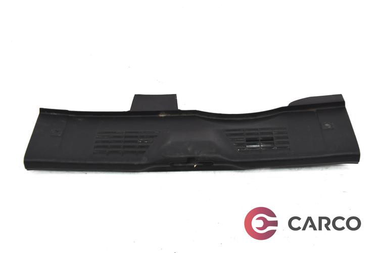 Лайсна багажник около заключалка за PEUGEOT 307 (3A/C) 1.6 16V (2000)