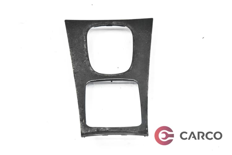 Лайсна около скоростен лост за MERCEDES-BENZ C-CLASS седан (W203) C 240 (203.061) (2000 - 2007)