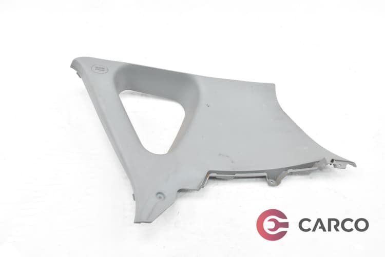 Лайсна Ц колонка дясна 858611H000 за KIA CEE'D хетчбек (ED) 1.6 CRDi 115 (2006 - 2012)