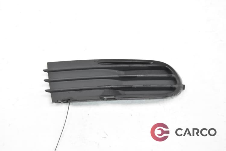 Решетка в броня дясна за VOLVO V50 комби (MW) 2.0 D (2004)