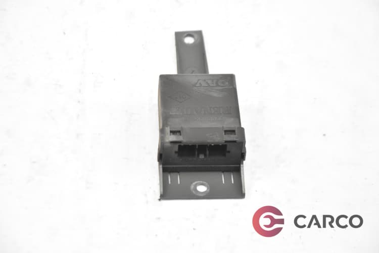 Модул централно заключване 7700822928 за NISSAN PRIMASTAR кутия (X83) dCi 100 (2002)
