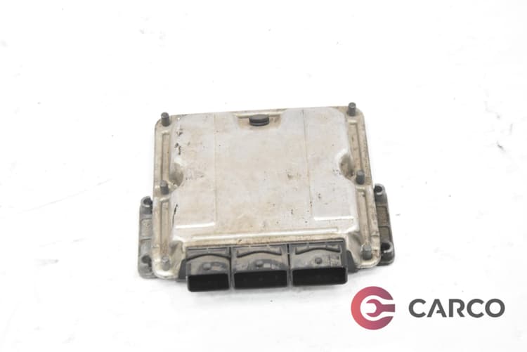 Компютър двигател 8200095416 за RENAULT LAGUNA II (BG0/1_) 1.9 dCi (BG08, BG0G) (2001)