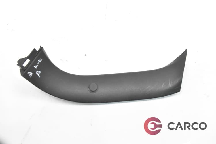 Интериорна лайсна дясна 67937-12020 за TOYOTA AURIS E15 1.6i (2006 - 2012)