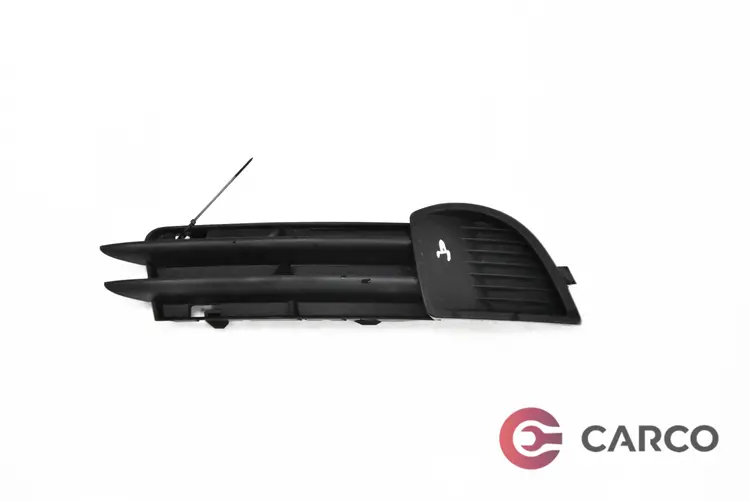 Екстериорна лайсна в броня дясна за AUDI A3 Sportback (8PA) 2.0 TDI (2004 - 2013)