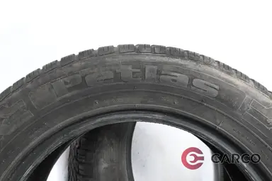 Зимни гуми 16 цола Petlas 205/60R16 DOT4220 2 броя